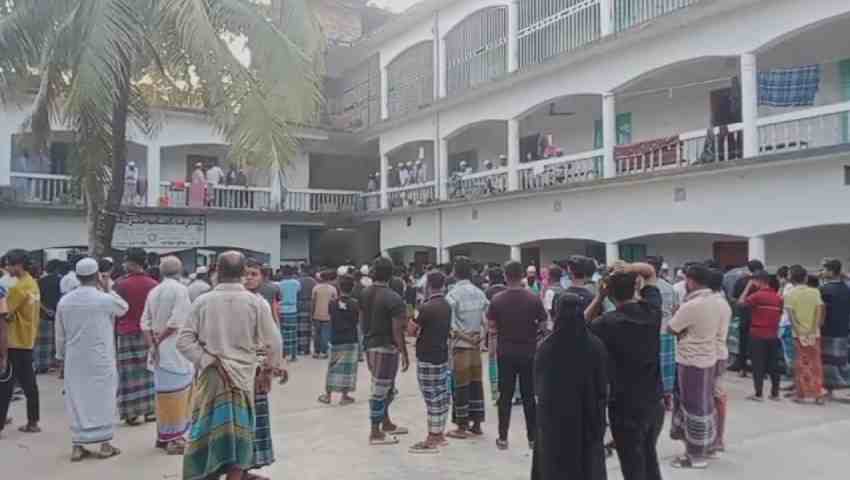 টুপি নিয়ে ঝগড়ার জেরে সহপাঠীকে জবাই করে হত্যা, ঘাতক আটক।