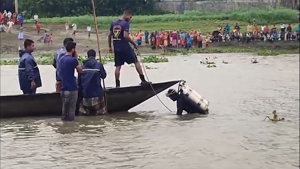 জামালপুরে নৌকাডুবি: চার শিশুর মরদেহ উদ্ধার, নিখোঁজ ১