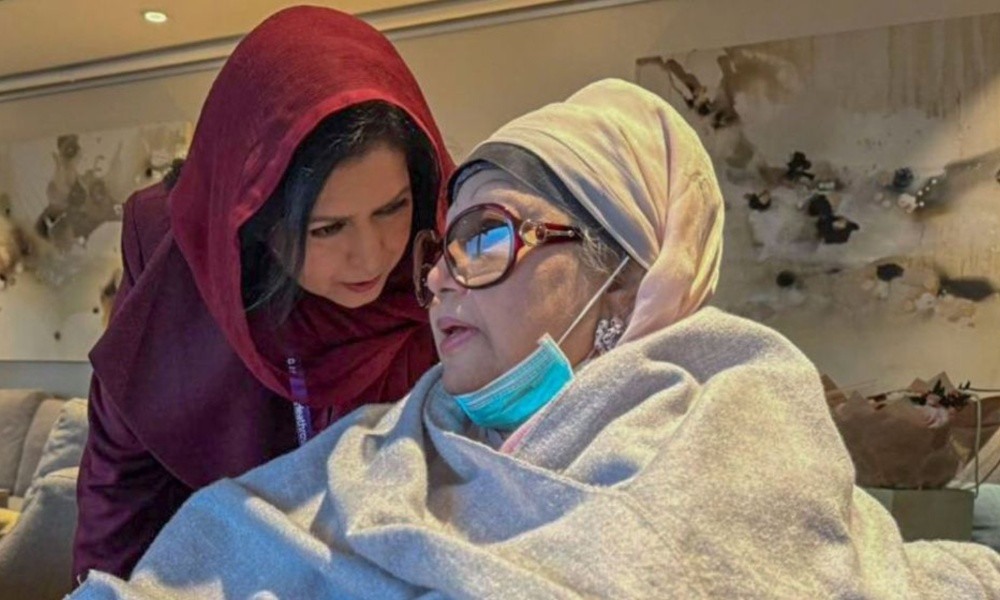 ডা. জুবাইদা রহমান এভারকেয়ার হাসপাতালে পৌঁছেছেন