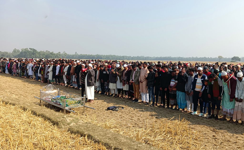 দুই বছরের সাজিদকে বিদায় দিতে জানাজায় হাজারো মানুষ; শোকে স্তব্ধ পুরো গ্রাম