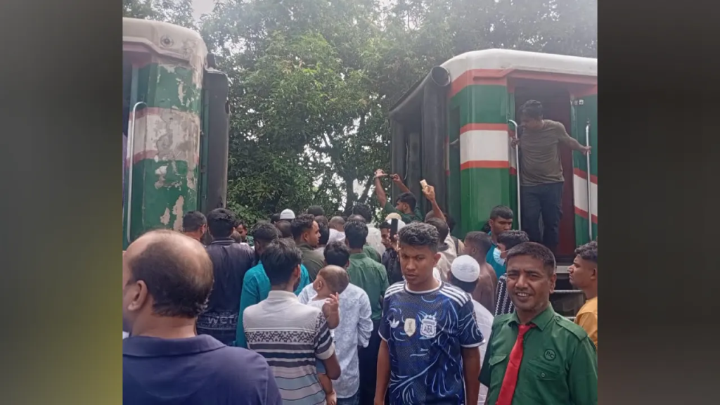 হুক ভেঙে তিস্তা এক্সপ্রেসের দুই বগি বিচ্ছিন্ন, ট্রেন চলাচল বন্ধ
