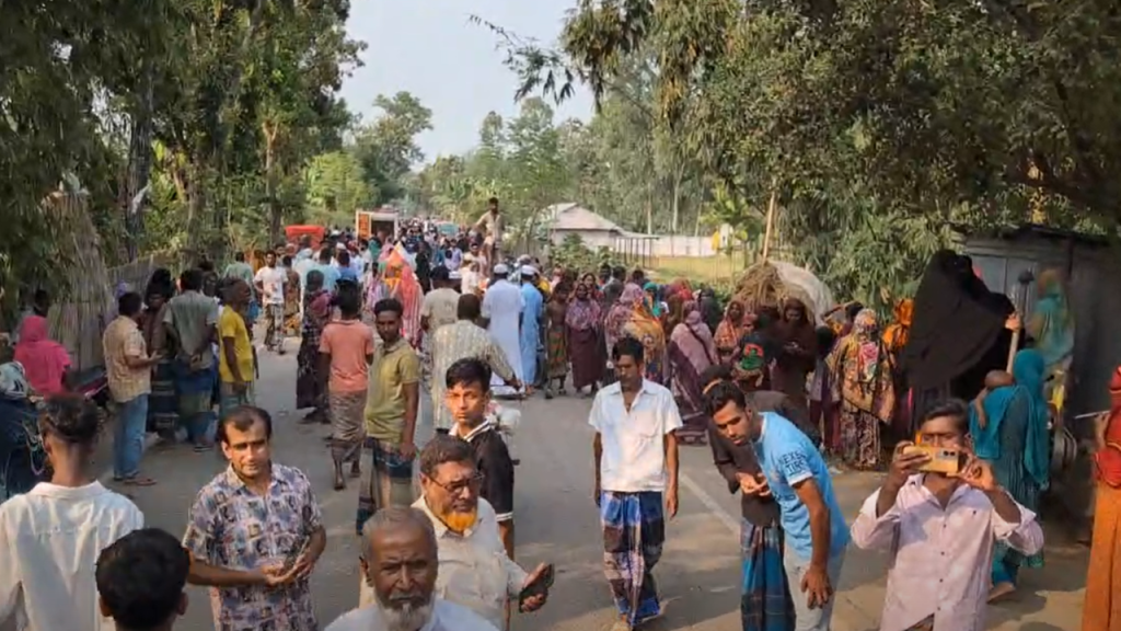রৌমারীতে ট্রাক-সিএনজির মুখোমুখি সংঘর্ষে নি’হত ৫